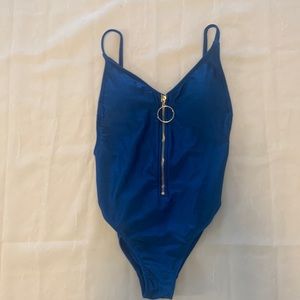 No Boundaries one piece swimsuit. Size:3-5 with adjustable shoulder straps.
